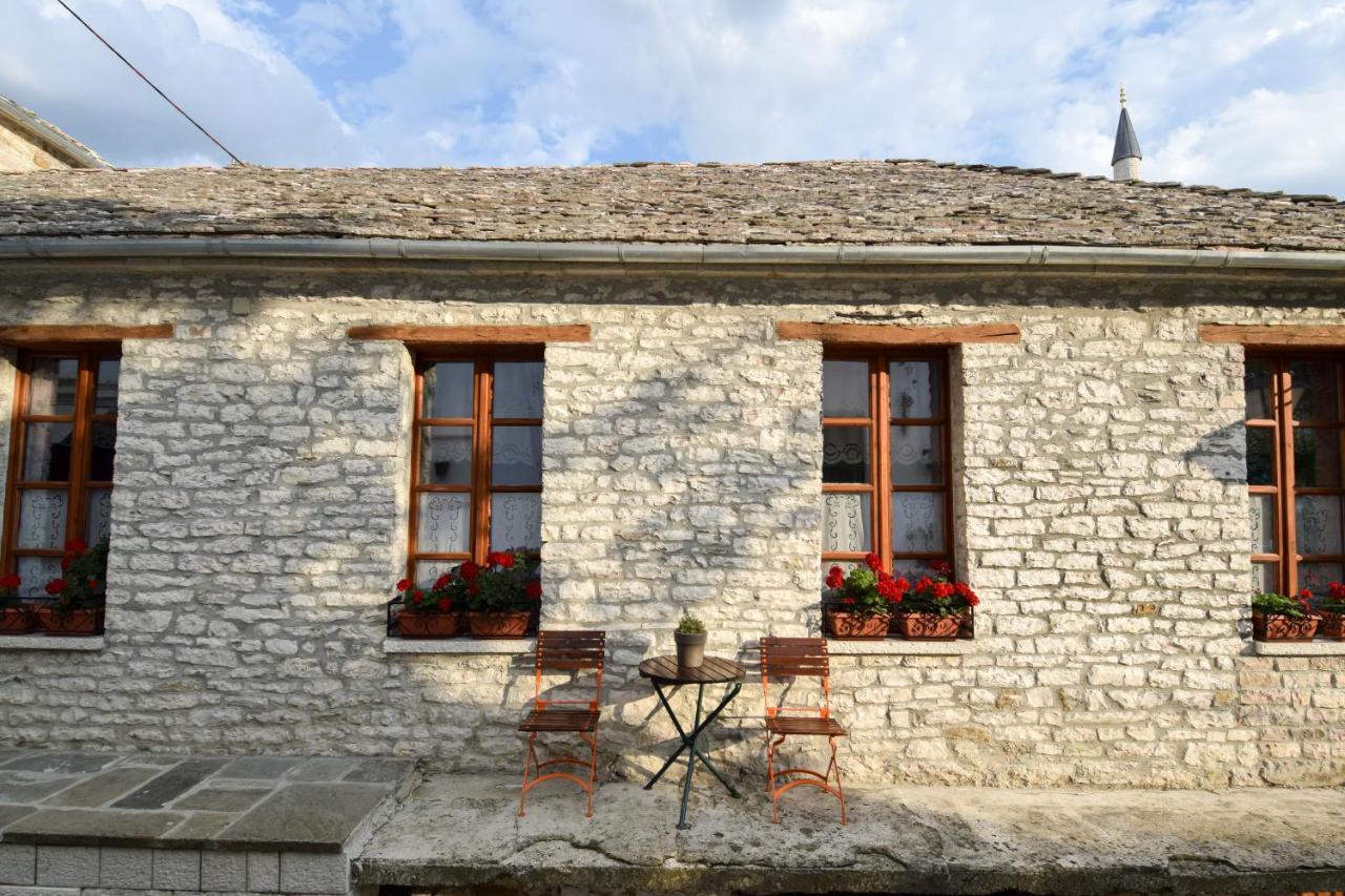 4 Rooms Gjirokastra Экстерьер фото