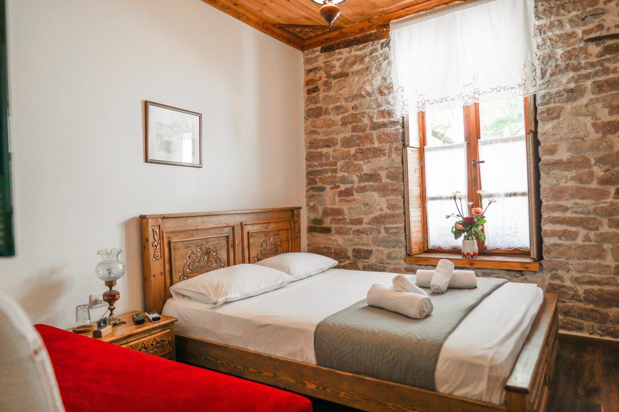 4 Rooms Gjirokastra Экстерьер фото