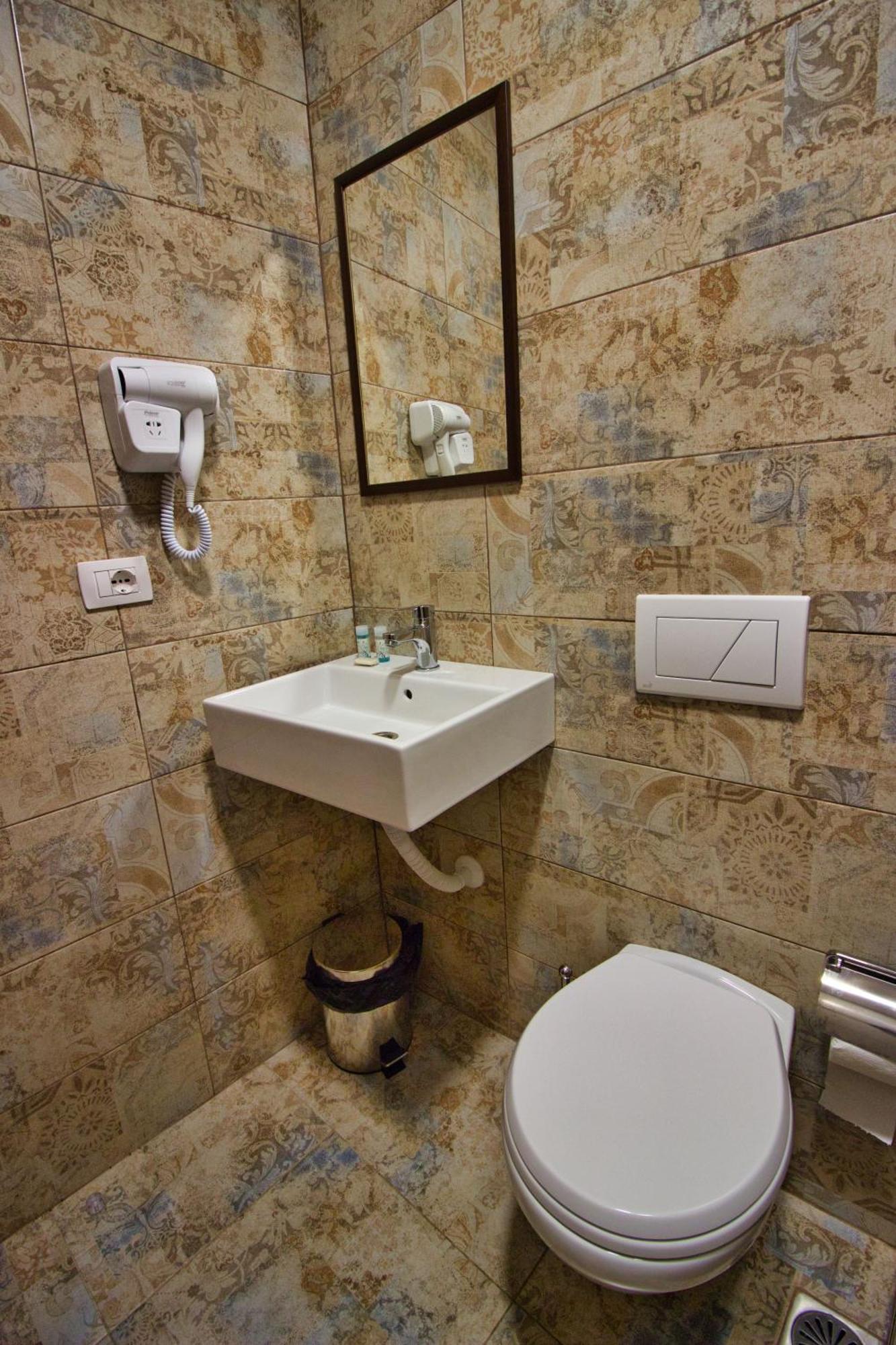 4 Rooms Gjirokastra Экстерьер фото