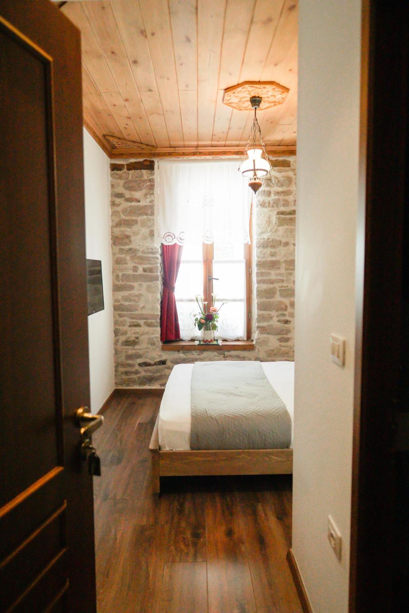 4 Rooms Gjirokastra Экстерьер фото